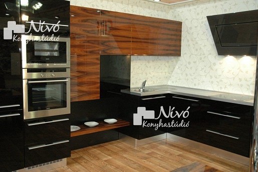 Kitchen - Modern / Carmel